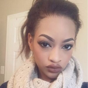 Meet your Posher, Breeunna